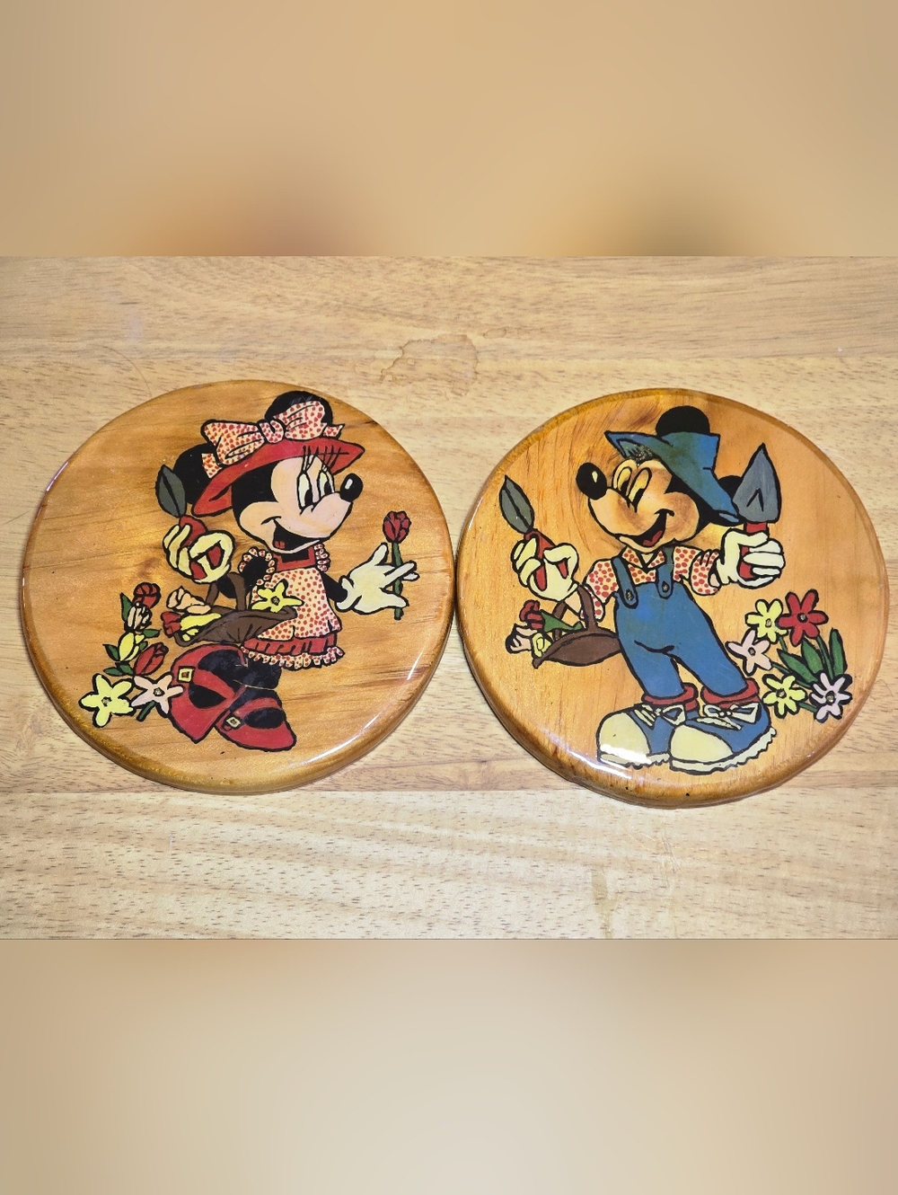 Hand-Painted Round Wood Hanging Gardening Plaque Mickey and Minnie - Vintage